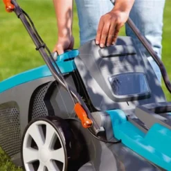 Gardena Elektrische Grasmaaier Powermax™ 1400/34 9 Gardena Elektrische Grasmaaier Powermax™ 1400/34 -Aanbiedingen Landschap Tuin Winkel 967087301 3 Gardena20electrische20gazonmaaier2034cm