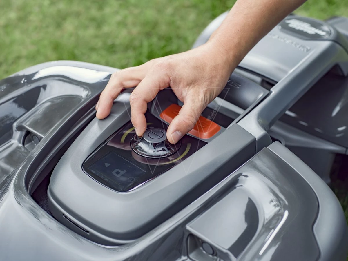 Husqvarna 435x Awd Automower <3500m² 11 Husqvarna 435x Awd Automower <3500m² - Afbeelding 9