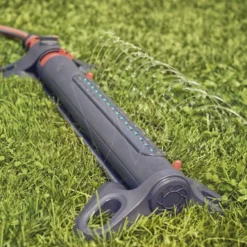 Gardena Aquazoom S Zwenksproeier 6 Gardena Aquazoom S Zwenksproeier -Aanbiedingen Landschap Tuin Winkel 967976601 3 GARDENA20AQUAZOOM20S20ZWENKSPROEIER